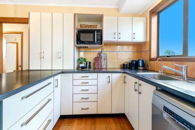 Photo of property in 32 Woodford Avenue, Brookfield, Tauranga, 3110