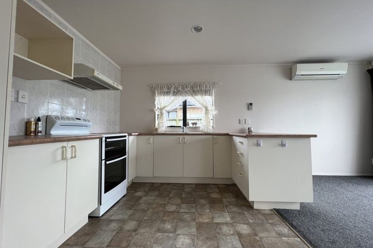 Photo of property in 12/56 Larnoch Road, Henderson, Auckland, 0610