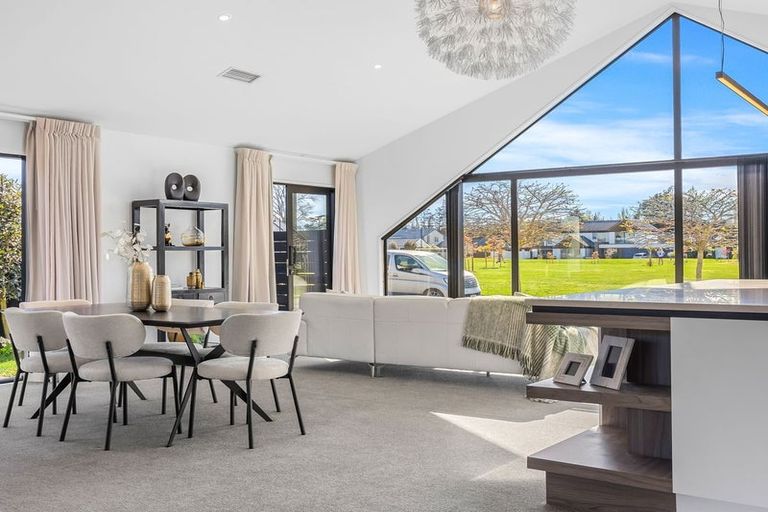 Photo of property in 6 Waitikiri Square, Parklands, Christchurch, 8083