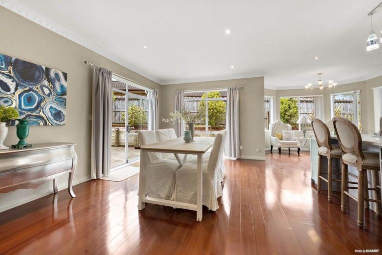 Photo of property in 8 Elkstone Place, Henderson, Auckland, 0612