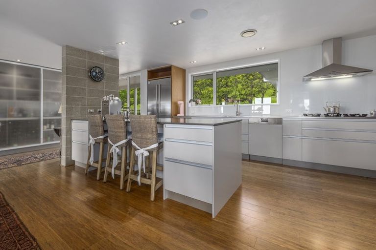 Photo of property in 86 Emerald Glen Road, Paekakariki, 5032