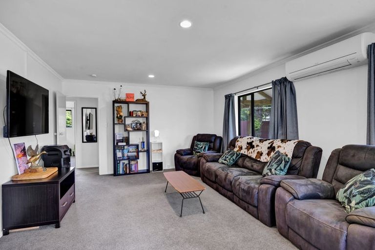 Photo of property in 21 Tawari Street, Inglewood, 4330