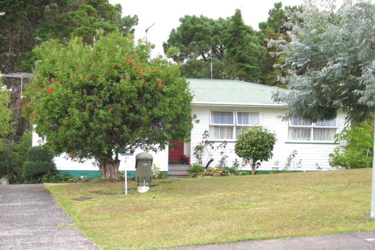 Photo of property in 37 Glendene Avenue, Glendene, Auckland, 0602
