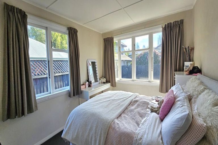 Photo of property in 17 Truman Road, Bryndwr, Christchurch, 8053