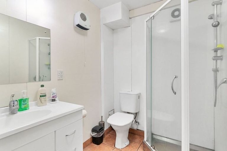 Photo of property in 15 Lane Crescent, Tawa, Wellington, 5028