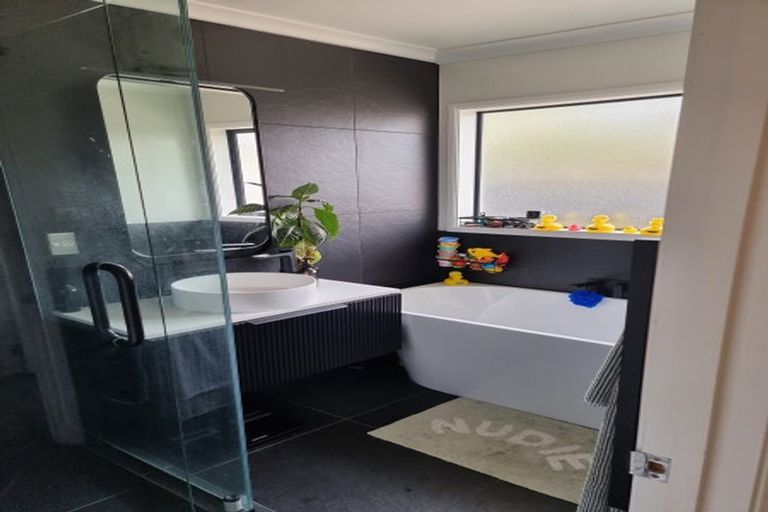 Photo of property in 18 Puhara Avenue, Parklands, Christchurch, 8083