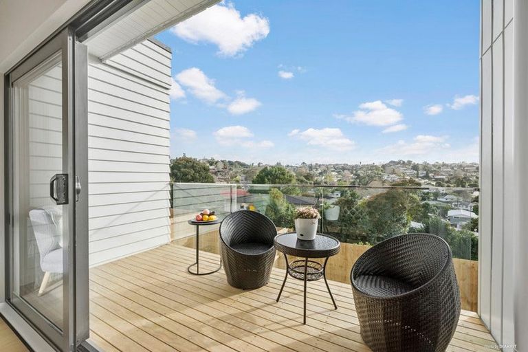 Photo of property in 4/28 Ludlow Terrace, Totara Vale, Auckland, 0627