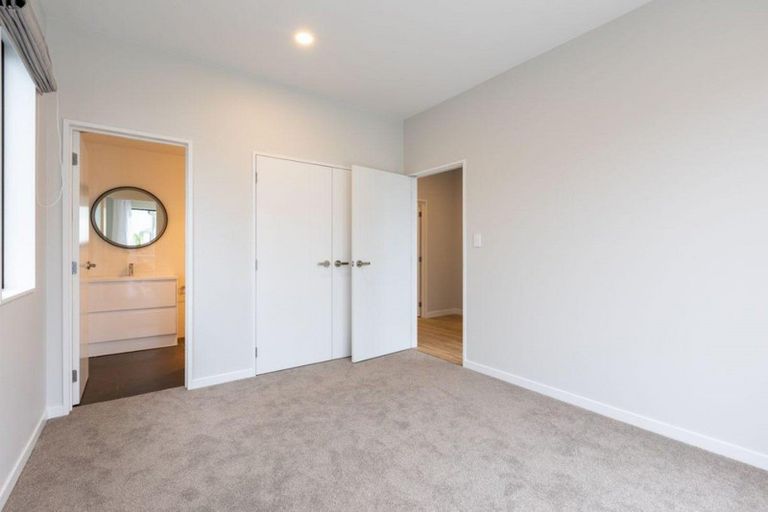 Photo of property in 29 Toanui Road, Hobsonville, Auckland, 0616