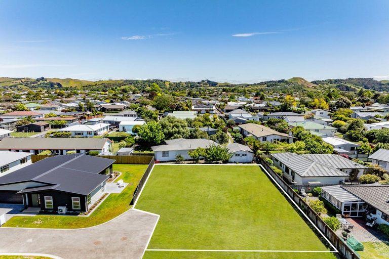 Photo of property in 25 George Yee Place, Taradale, 4112