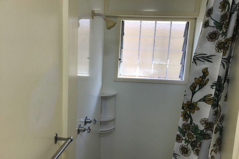 Photo of property in 2 Gorrie Road, Regent, Whangarei, 0112