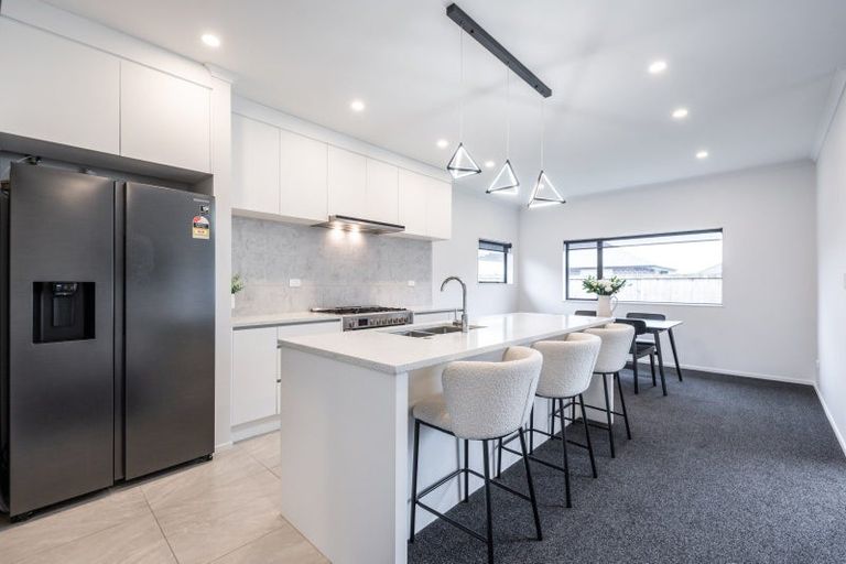 Photo of property in 24 Rose Leigh Drive, Cambridge, 3434