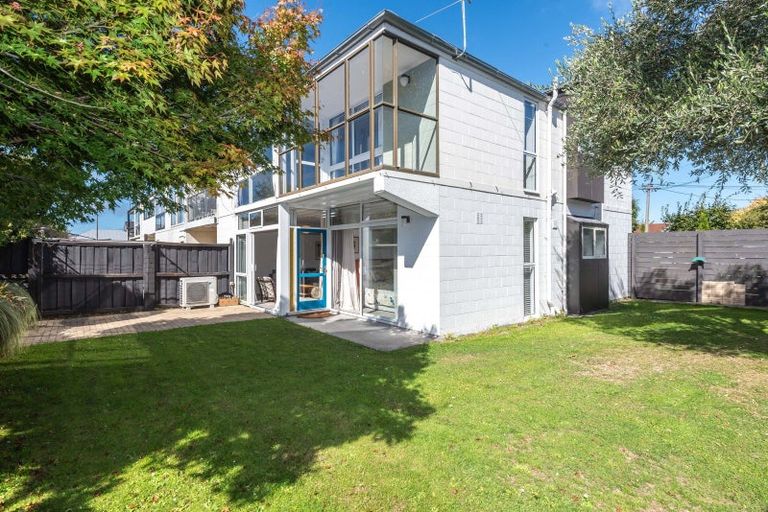 Photo of property in 1/107 Holly Road, St Albans, Christchurch, 8014