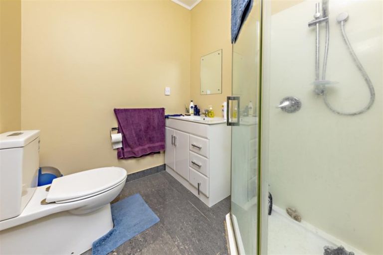 Photo of property in 15 Malmo Place, Manurewa, Auckland, 2102