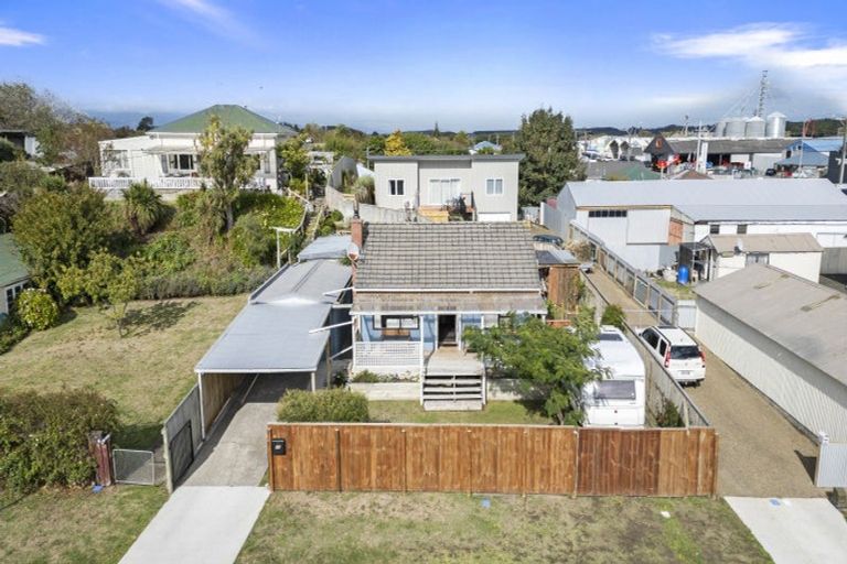 Photo of property in 12 Union Street, Foxton, 4814