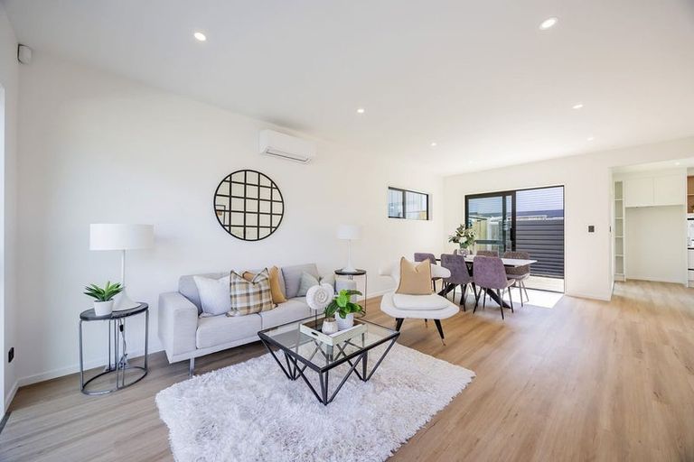 Photo of property in 27d O'donn Avenue, Beach Haven, Auckland, 0626