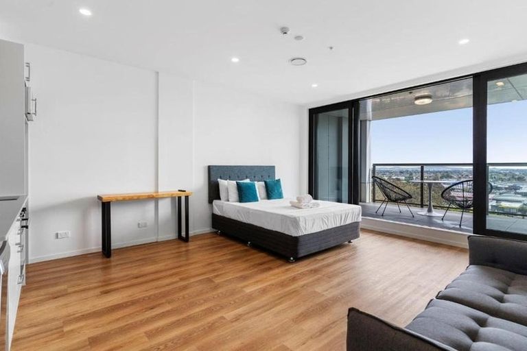 Photo of property in Twin Towers, 811/17 Putney Way, Manukau, Auckland, 2104