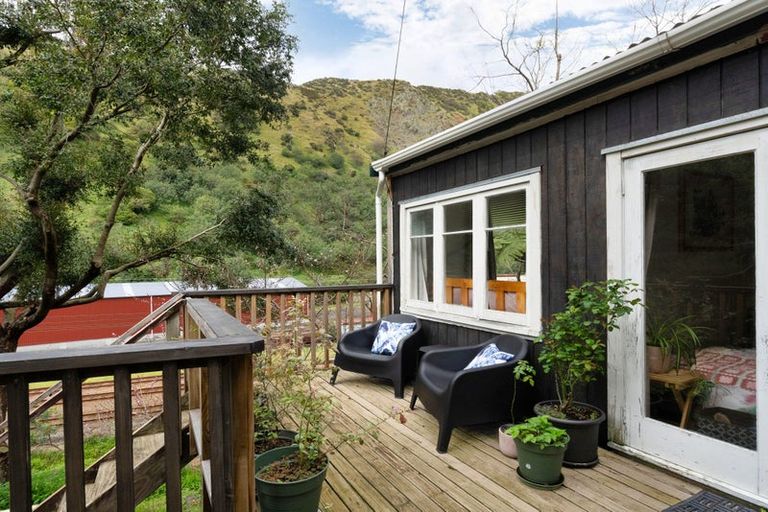 Photo of property in 56 Tilley Road, Paekakariki, 5034