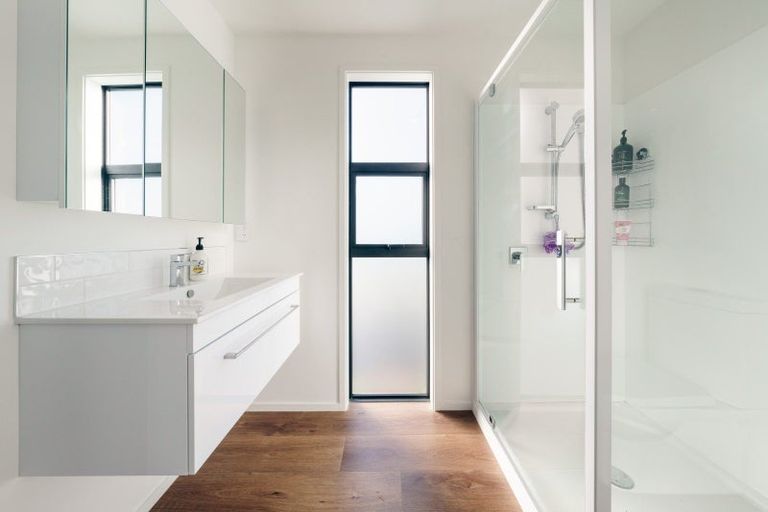 Photo of property in 9 Mcneil Crescent, Wanaka, 9305