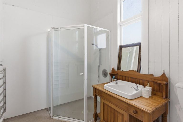 Photo of property in 225 Kuku Beach Road, Kuku, Levin, 5570