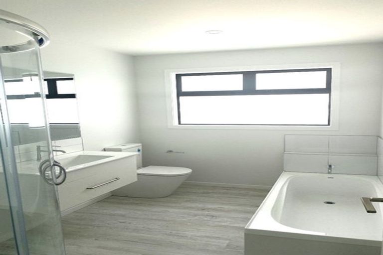 Photo of property in 52e Chesterton Street, Johnsonville, Wellington, 6037