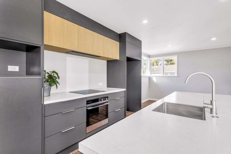 Photo of property in 11a Atiawa Street, Glen Avon, New Plymouth, 4312