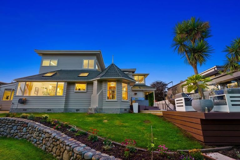 Photo of property in 30 Golf Road, Paraparaumu Beach, Paraparaumu, 5032