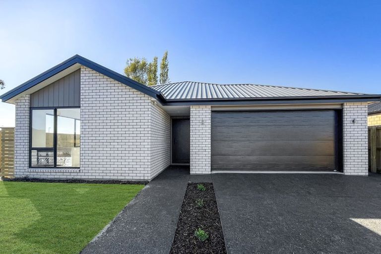 Photo of property in 64 Bill Hammond Drive, Belfast, 8051