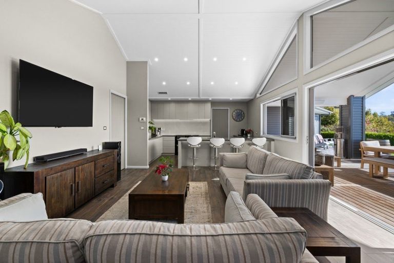 Photo of property in 12 Spur Road, Havelock North, 4130