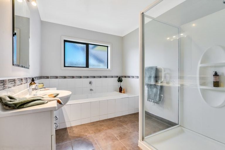 Photo of property in 3 Gibbston Close, Huntington, Hamilton, 3210