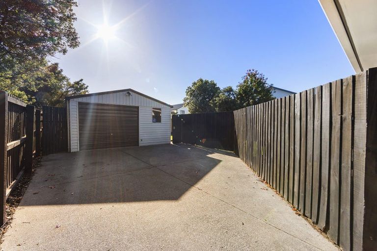 Photo of property in 31 Paddington Street, Northcote, Christchurch, 8052
