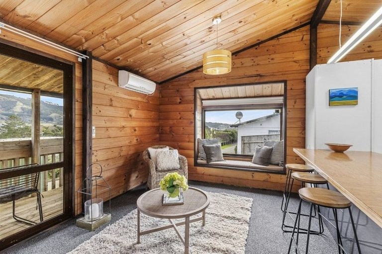 Photo of property in 16 Apple Terrace, Ranui, Porirua, 5024