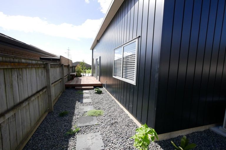 Photo of property in 5 Fiorano Place, Karaka, Papakura, 2113