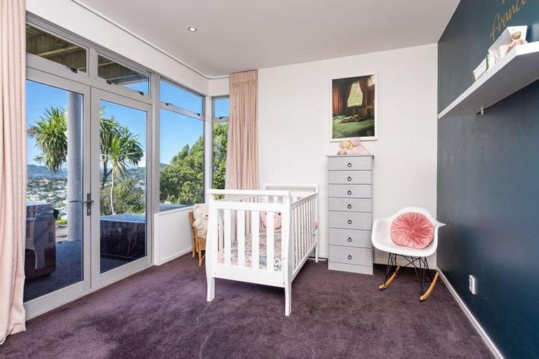 Photo of property in 9 Caughley Grove, Karori, Wellington, 6012