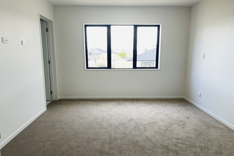 Photo of property in 42 Auranga Drive, Karaka, 2113