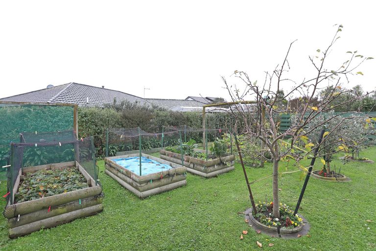 Photo of property in 28 Parnell Heights Drive, Kelvin Grove, Palmerston North, 4414