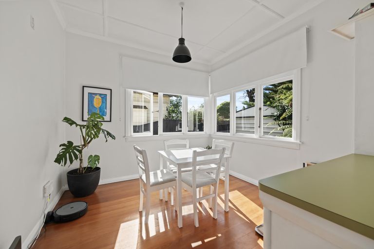 Photo of property in 27 Union Street, Hokowhitu, Palmerston North, 4410