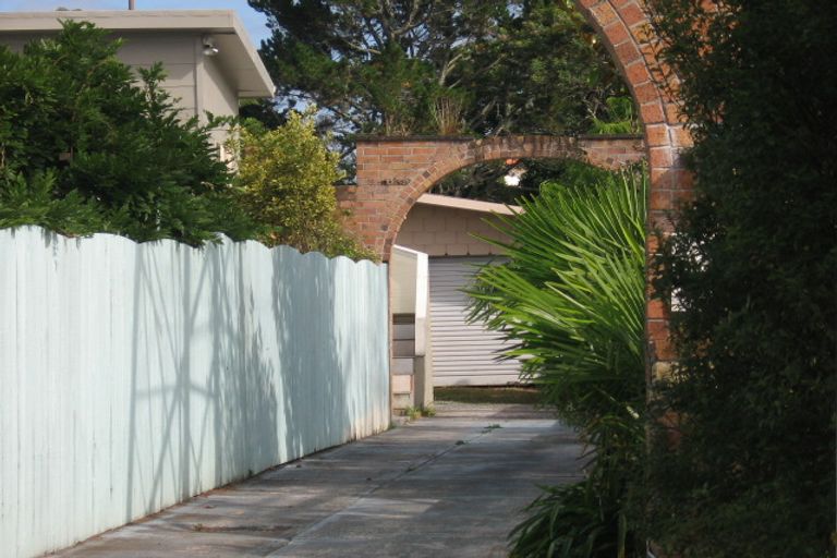 Photo of property in 2/144 Lynwood Road, New Lynn, Auckland, 0600