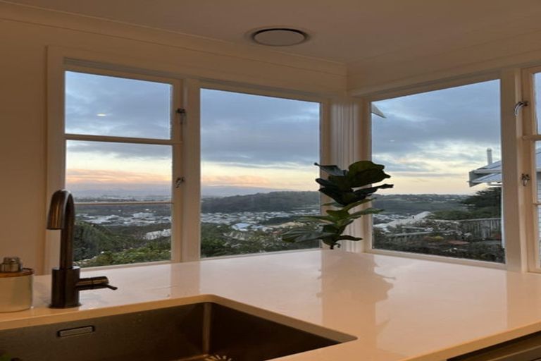 Photo of property in 43 Mills Road, Brooklyn, Wellington, 6021