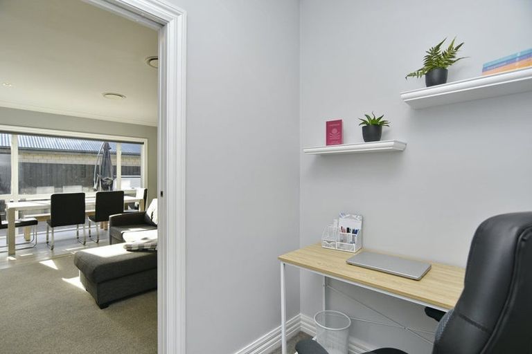 Photo of property in 8 Highfield Lane, Rangiora, 7400