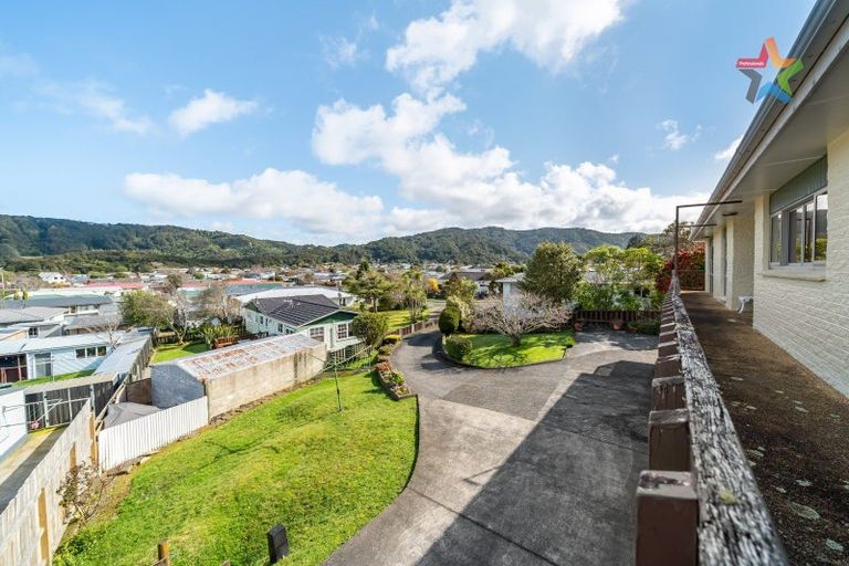 Photo of property in 18 Mimihau Grove, Wainuiomata, Lower Hutt, 5014