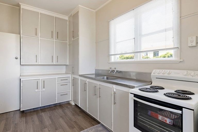 Photo of property in 112 Forest Lake Road, Forest Lake, Hamilton, 3200