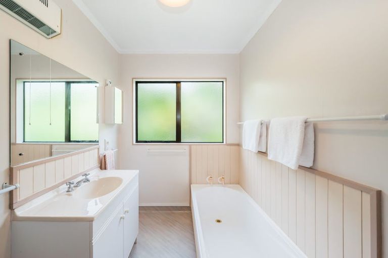 Photo of property in 27 Rimu Road, Raumati Beach, Paraparaumu, 5032