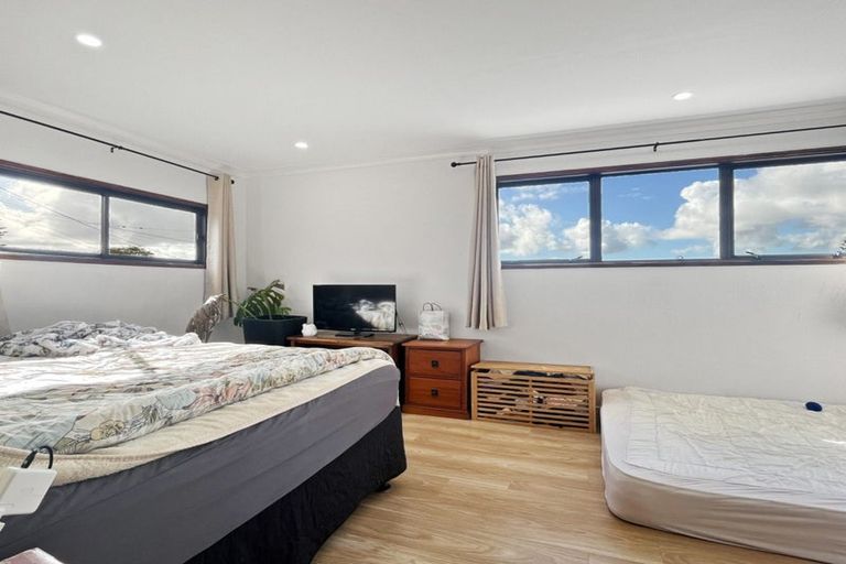 Photo of property in 37 Lancaster Road, Beach Haven, Auckland, 0626
