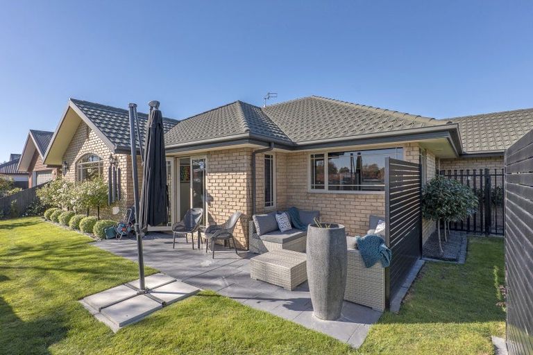 Photo of property in 1 Ballybrack Place, Casebrook, Christchurch, 8051