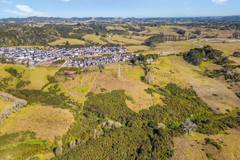 Photo of property in 23 Red Hills Road, Massey, Auckland, 0614