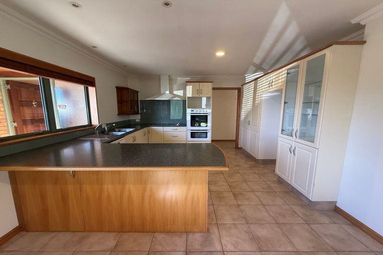 Photo of property in 6 Doneraille Place, Bethlehem, Tauranga, 3110