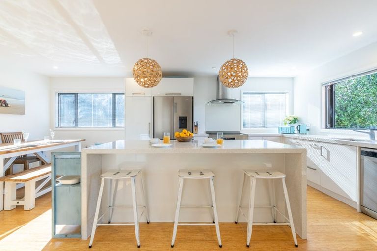 Photo of property in 90 Gillies Crescent, Waimarama, Havelock North, 4294