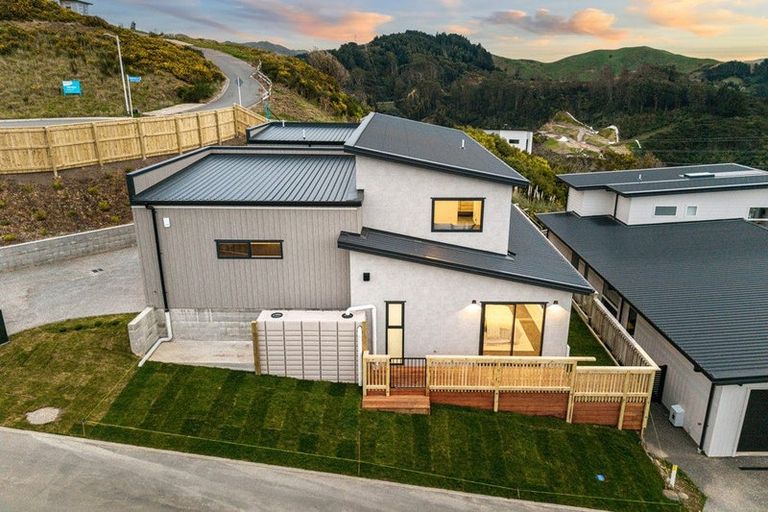 Photo of property in 1 Trysail Place, Whitby, Porirua, 5024