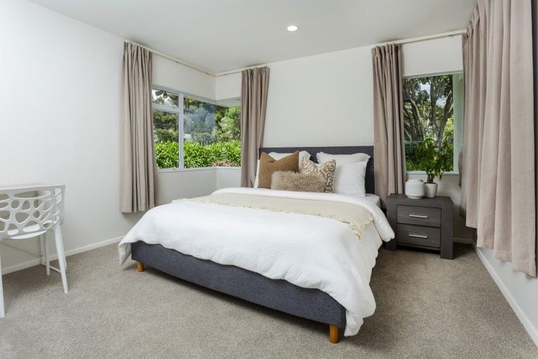 Photo of property in 30 Bernard Magnus Lane, Greenhithe, Auckland, 0632