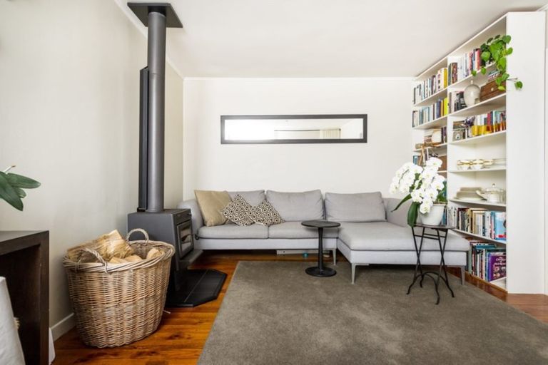 Photo of property in 3/7 Lydia Avenue, Northcote, Auckland, 0627